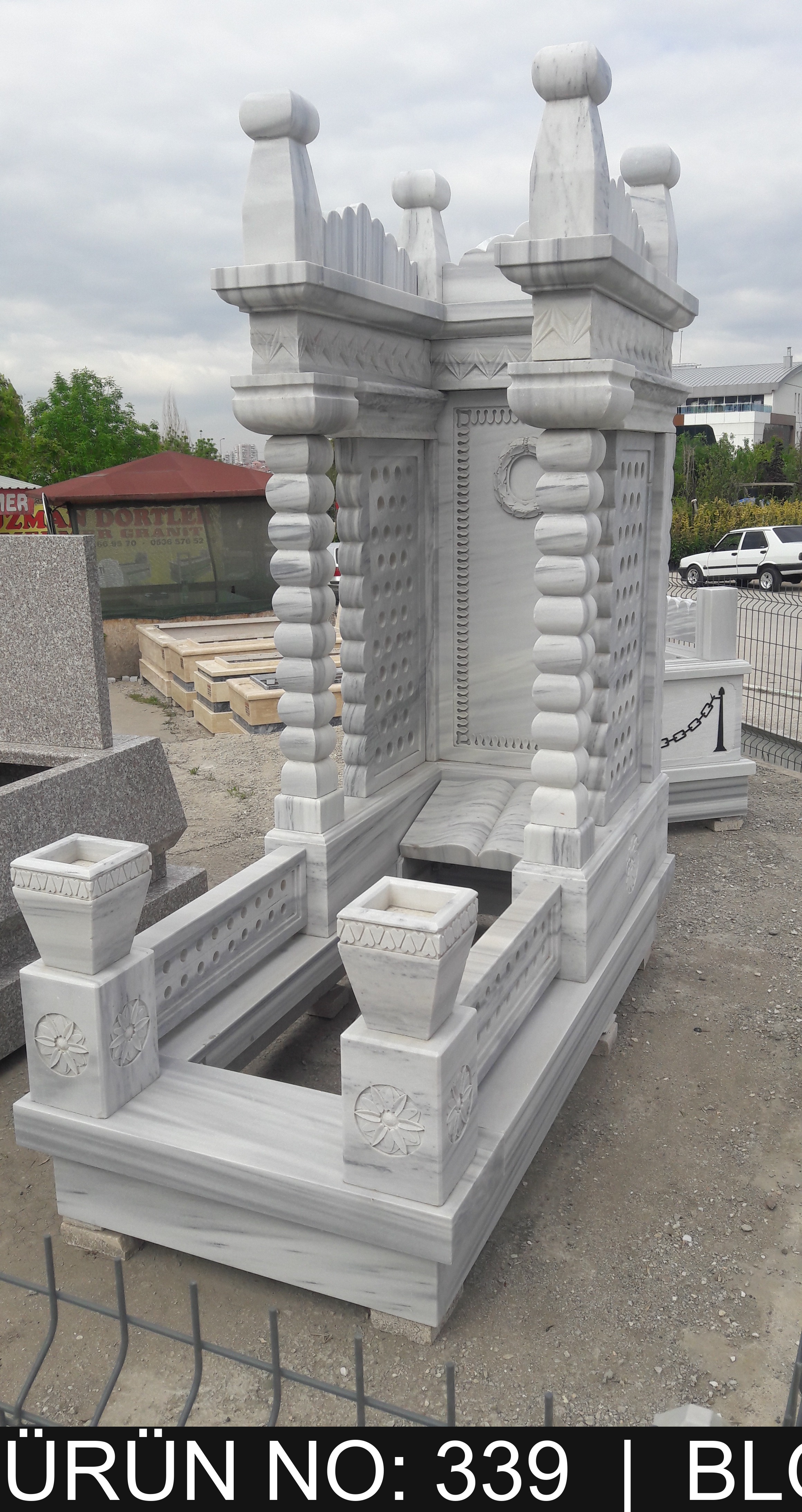 Blok Tek Kişilik Mezarlarımız